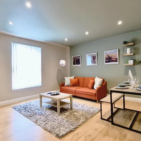 Spacious Duplex With 2 Bathrooms With Free Wi-fi, Parking And Keyless Access, Sleeps Up To 9 - Perfect For Groups Lejlighed Birmingham
