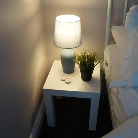 Lejlighed Spacious Duplex With 2 Bathrooms With Free Wi-fi, Parking And Keyless Access, Sleeps Up To 9 - Perfect For Groups *