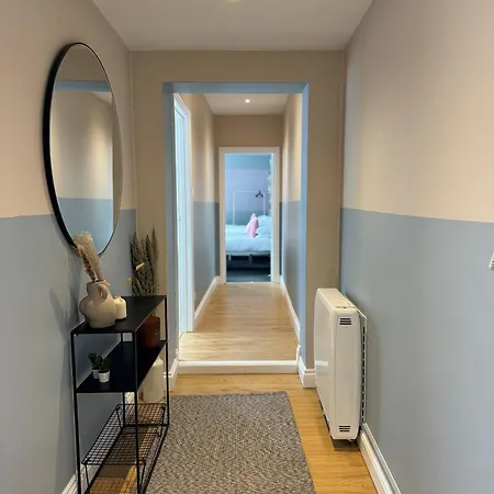 Spacious Duplex With 2 Bathrooms With Free Wi-fi, Parking And Keyless Access, Sleeps Up To 9 - Perfect For Groups Lejlighed Birmingham