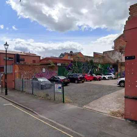 Lejlighed Spacious Duplex With 2 Bathrooms With Free Wi-fi, Parking And Keyless Access, Sleeps Up To 9 - Perfect For Groups Birmingham